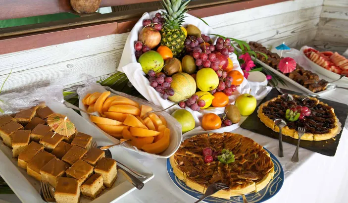 Petit-déjeuner à l'Hôtel Bakoua