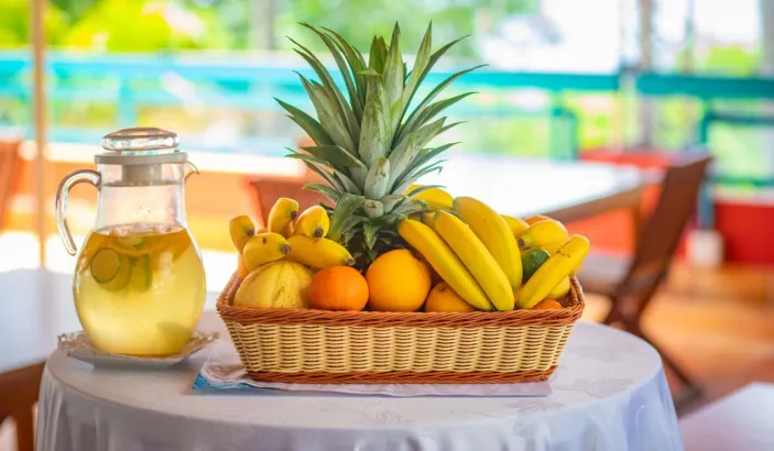 Plateau de fruits et légumes au Squash Hotel