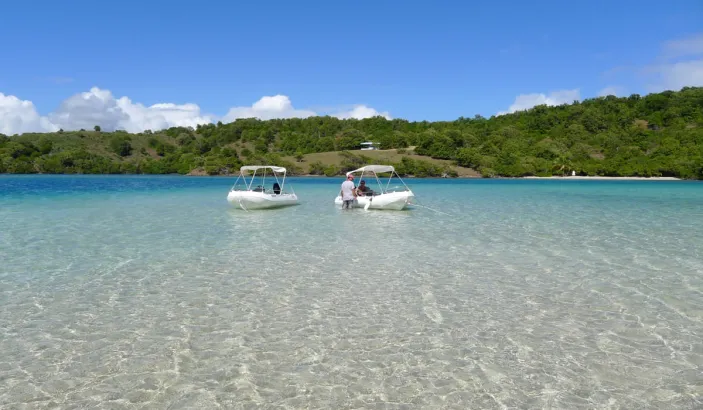 Hiking in the white sands near Îlet Chancel