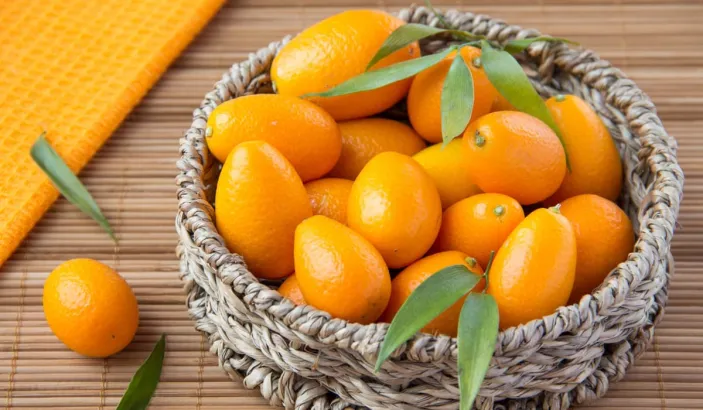 Kumquats dans un panier